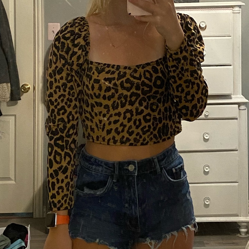 Leopard crop top - Picture 3 of 4